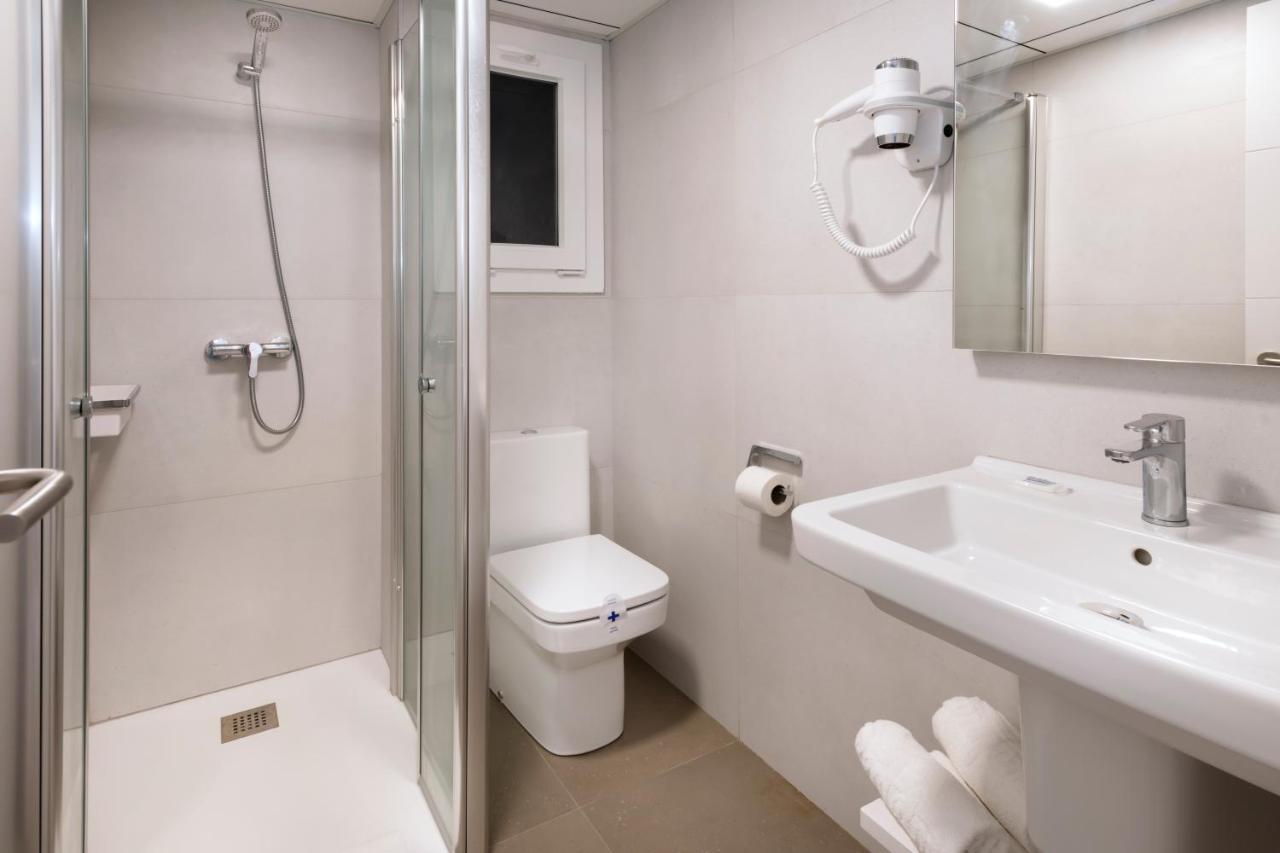 Rentalmar Salou Playa Family Suites & Pool Bagian luar foto