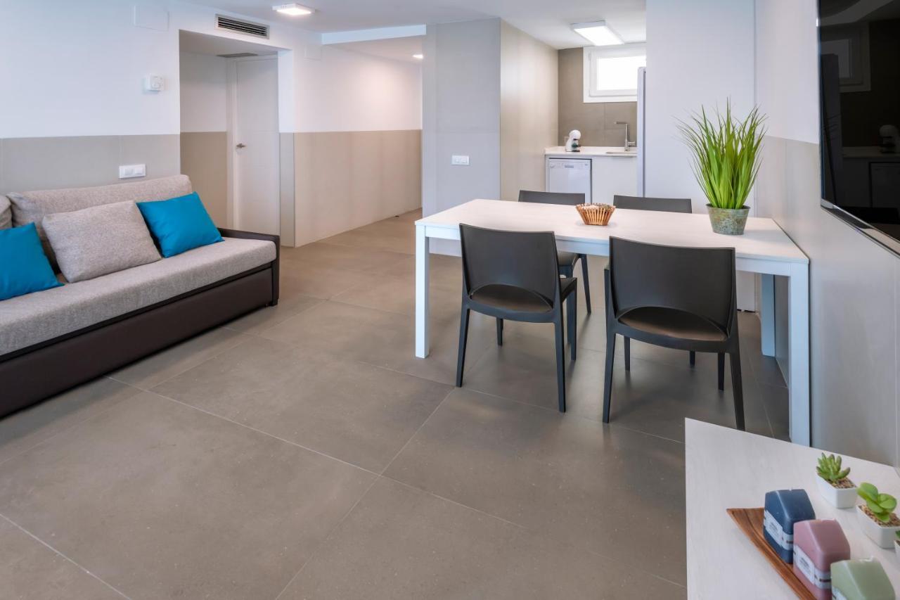 Rentalmar Salou Playa Family Suites & Pool Bagian luar foto